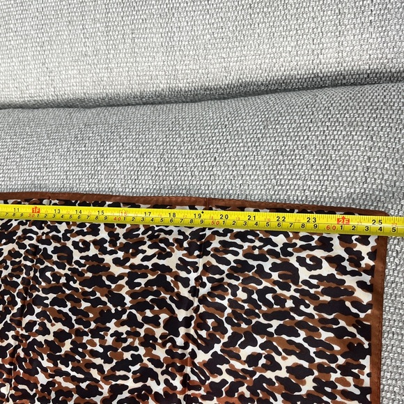 Vintage Made in Japan Silky Cheetah Leopard Print Scarf - Picture 4 of 9